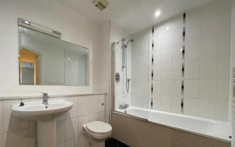 Stylish Two Bed In The Heart Of The City Бирмингам Екстериор снимка