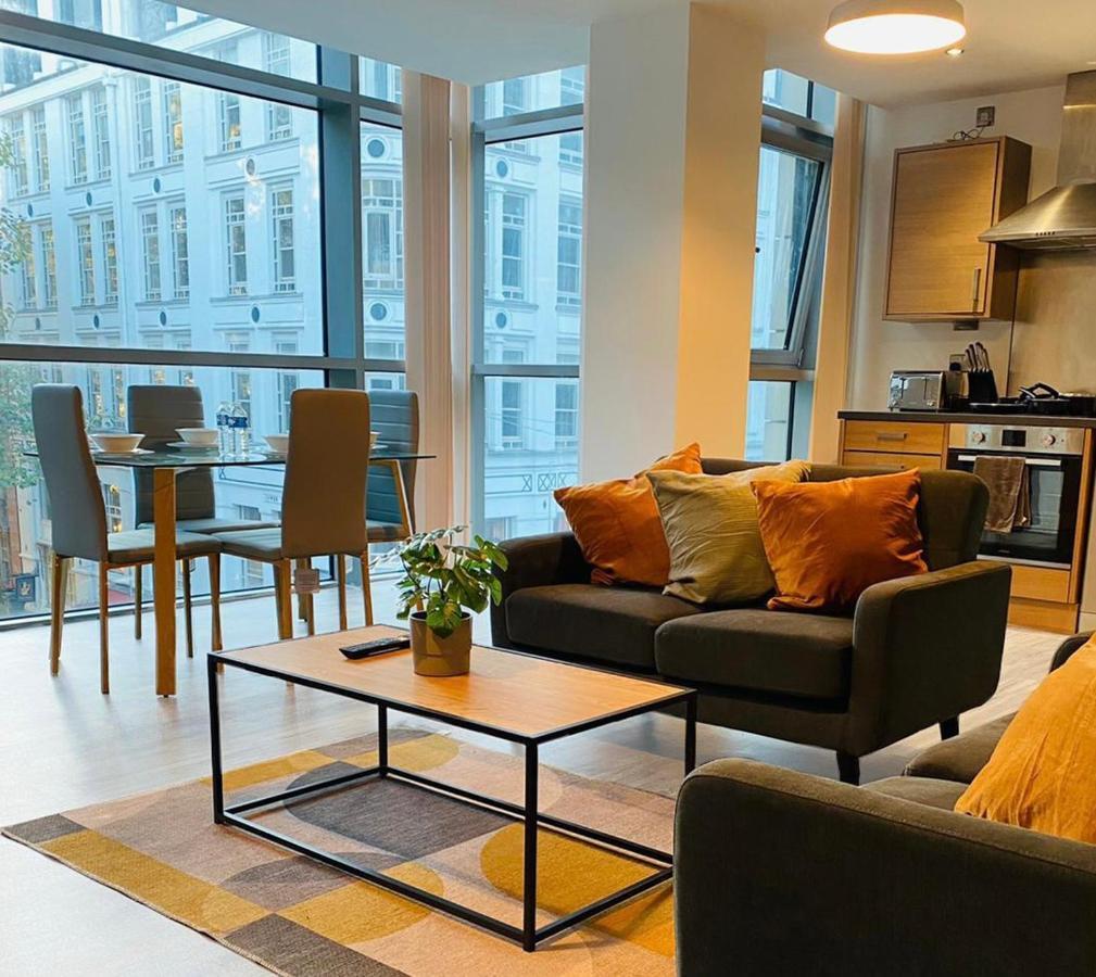 Stylish Two Bed In The Heart Of The City Бирмингам Екстериор снимка