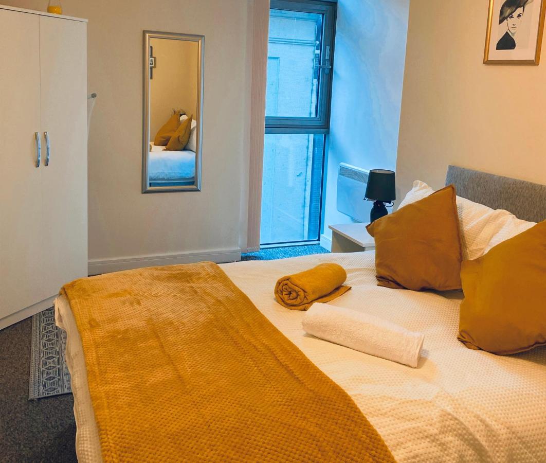 Stylish Two Bed In The Heart Of The City Бирмингам Екстериор снимка